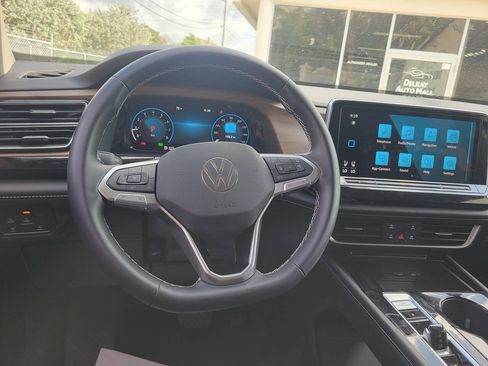 Used 2026 Volkswagen Atlas SE FWD image 24