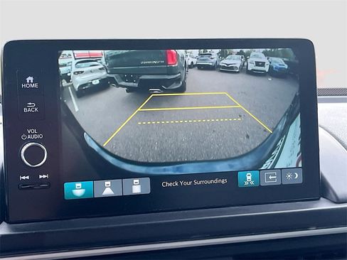 Used 2025 Honda Pilot Touring image 14