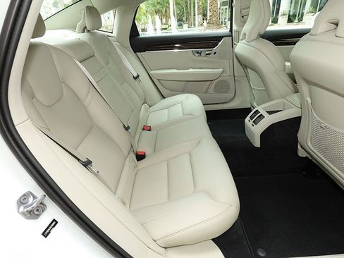 Used 2019 Volvo S90 T5 Momentum image 30