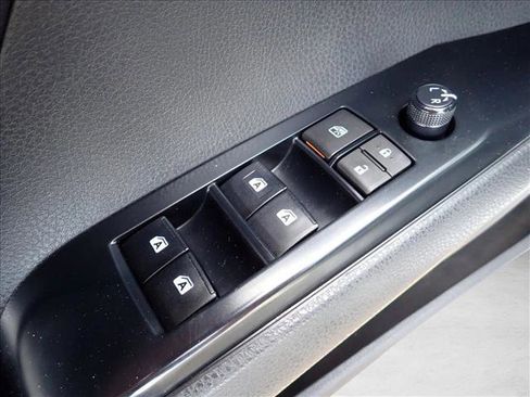 Used 2018 Toyota Camry LE image 11