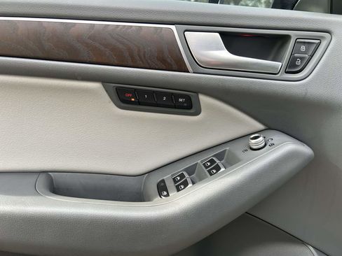 Used 2015 Audi Q5 2.0T Premium Plus w/ Technology Package image 18