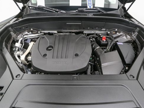 Used 2024 Volvo XC90 B5 Core w/ Climate Package image 15