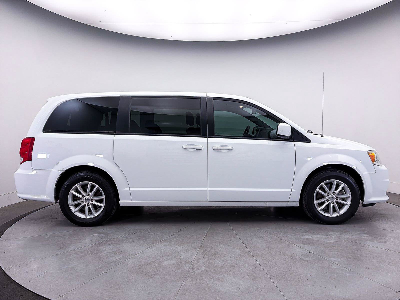 Used 2020 Dodge Grand Caravan SE FWD image 27
