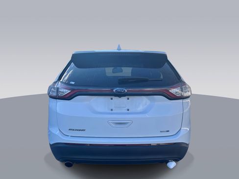 Used 2016 Ford Edge SE image 4