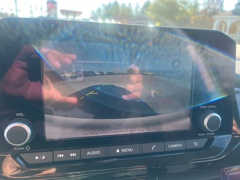 Used 2022 Nissan Pathfinder SV image 20