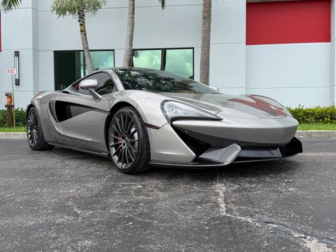 Used 2017 McLaren 570S RWD image 6