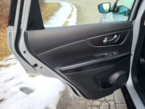 Used 2016 Nissan Rogue S image 25