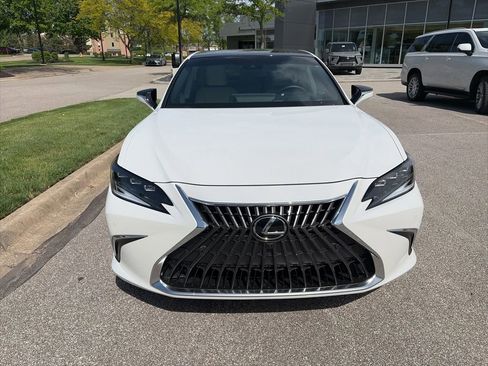 Used 2024 Lexus ES 350 Ultra Luxury w/ Accessory Package (Z2) FWD image 2