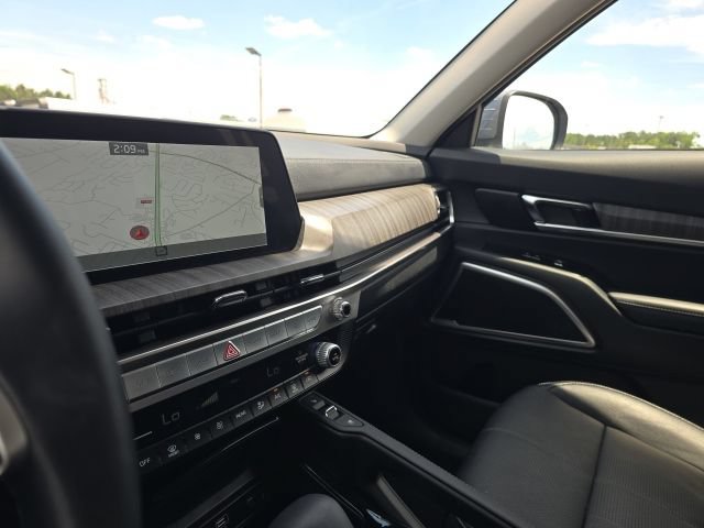 Used 2025 Kia Telluride EX w/ EX Captain's Chair Package FWD image 28