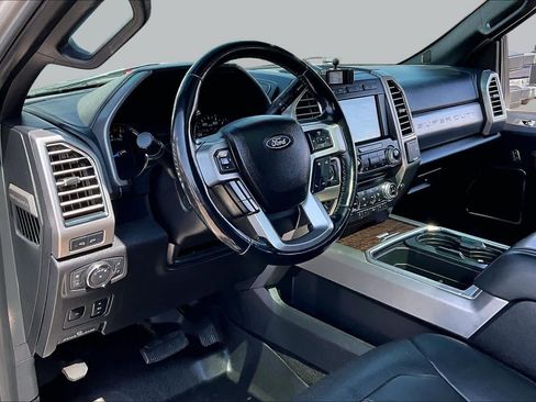 Used 2017 Ford F250 Platinum w/ Platinum Ultimate Package AWD/4WD image 18