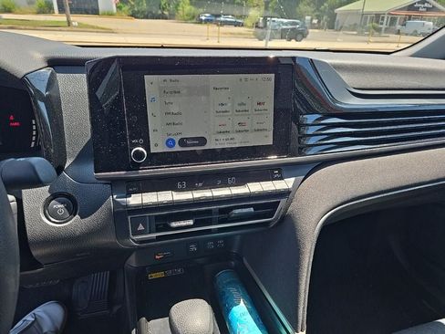 Used 2025 Toyota Camry LE FWD image 3