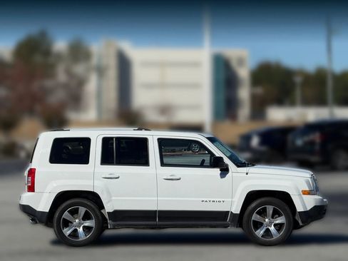 Used 2016 Jeep Patriot High Altitude image 7