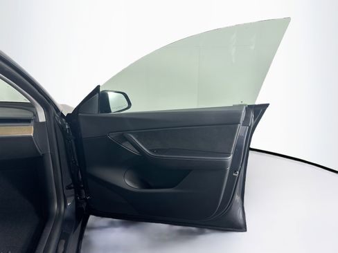 Used 2022 Tesla Model Y Performance image 32