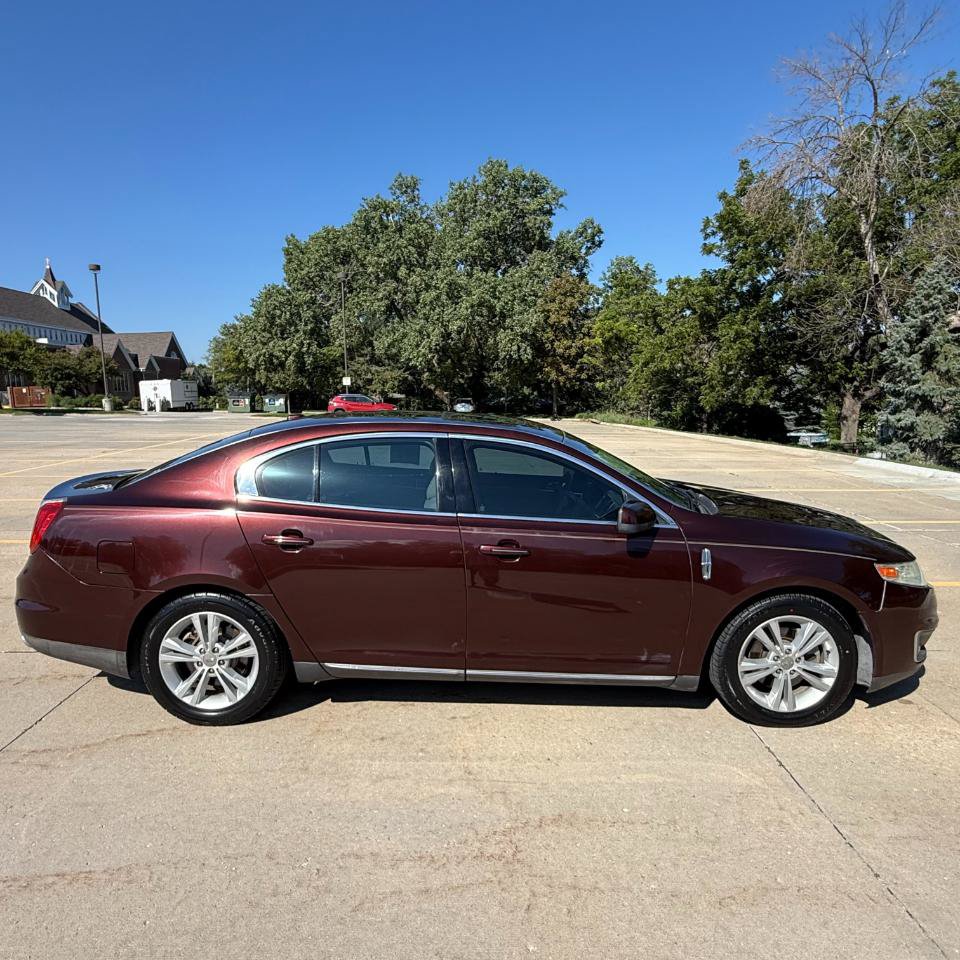 Used 2010 Lincoln MKS FWD image 5