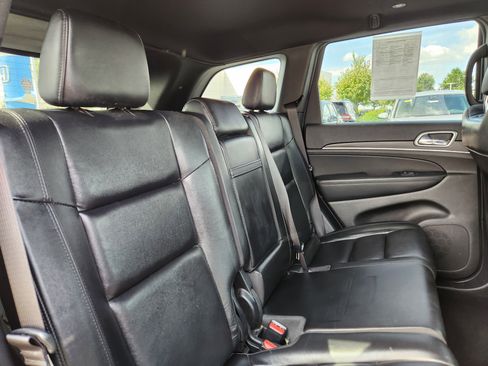 Used 2019 Jeep Grand Cherokee Limited w/ Trailer Tow Group IV image 14