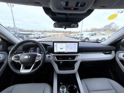 New 2026 Ford Explorer Active w/ Active Comfort Package AWD/4WD image 13