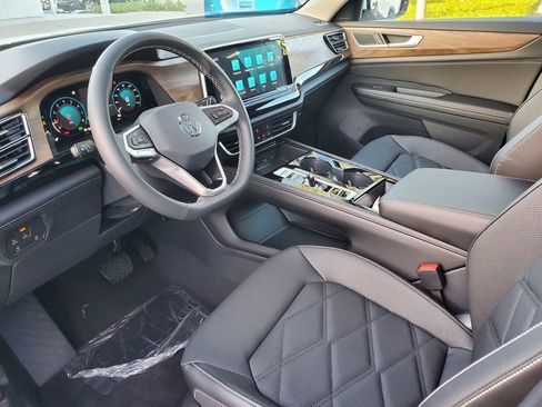 New 2026 Volkswagen Atlas SE image 7