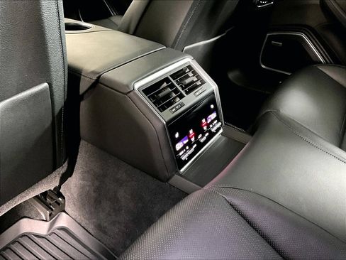 Certified 2021 Porsche Panamera image 21