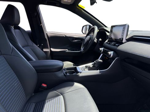 Used 2020 Toyota RAV4 XSE image 12