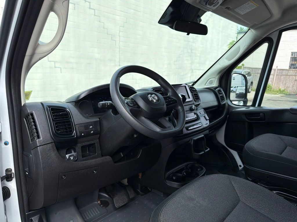 Used 2025 RAM ProMaster 2500 w/ U-Haul Equipment Group FWD image 19