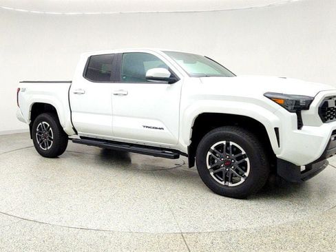 Used 2024 Toyota Tacoma TRD Sport w/ TRD Sport Upgrade Package AWD/4WD image 3