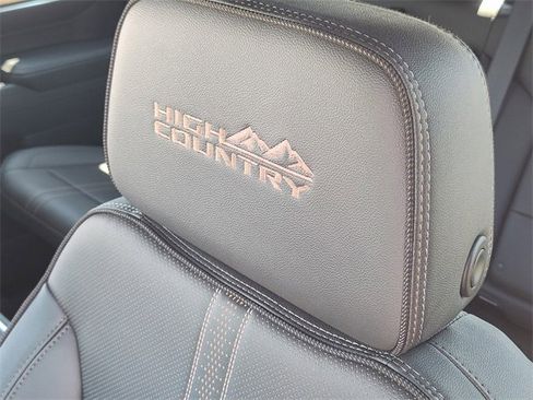 Certified 2025 Chevrolet Silverado 1500 High Country w/ Technology Package image 16