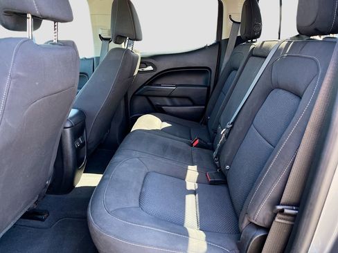 Used 2022 Chevrolet Colorado LT w/ LT Convenience Package AWD/4WD image 22