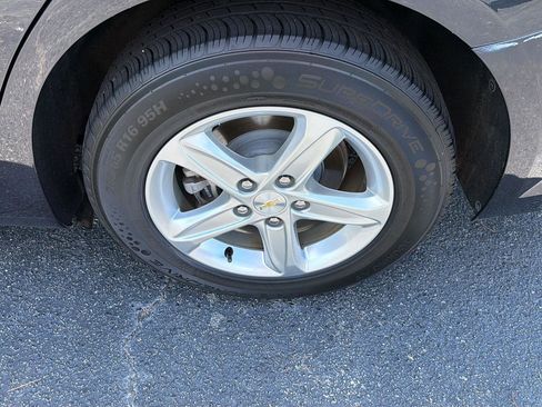 Used 2022 Chevrolet Malibu LS FWD image 34