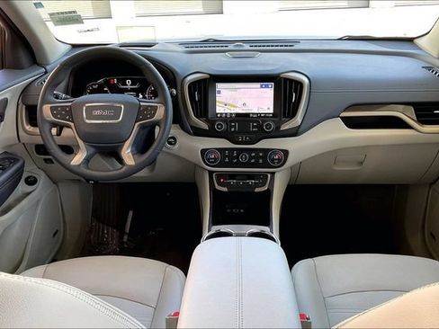 Used 2024 GMC Terrain Denali w/ Denali Premium Package AWD/4WD image 15