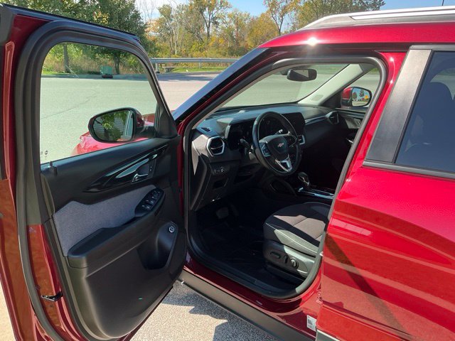 Used 2024 Chevrolet TrailBlazer LT w/ Convenience Package FWD image 15