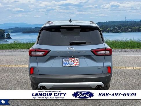 Used 2025 Ford Escape SE w/ PHEV Premium Package FWD image 4