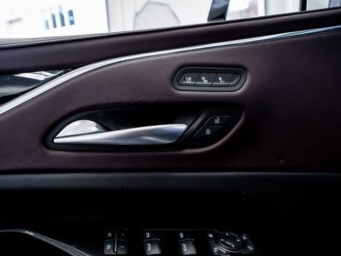 Used 2023 Cadillac Escalade V w/ LPO, ONYX Package image 34