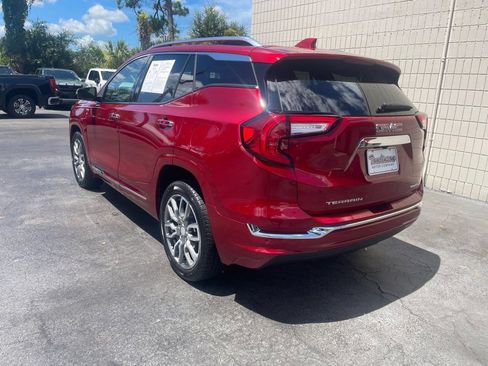 Used 2024 GMC Terrain Denali w/ Denali Premium Package AWD/4WD image 3