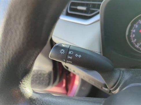 Used 2024 Toyota RAV4 XLE w/ Convenience Package FWD image 17