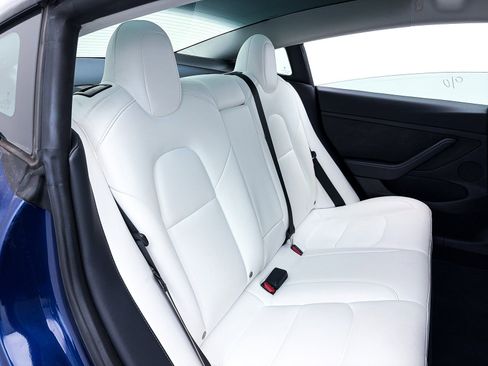 Used 2022 Tesla Model 3 Standard Range image 30