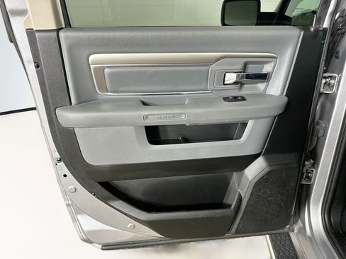 Used 2020 RAM 1500 Classic SLT w/ Luxury Group RWD image 27