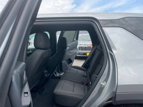 Used 2025 Chevrolet Equinox LT FWD image 25