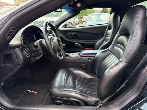 Used 2004 Chevrolet Corvette Convertible w/ Preferred Equipment Group RWD image 17