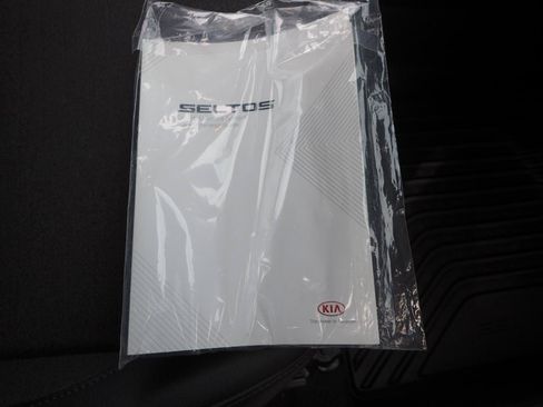 Used 2021 Kia Seltos S AWD/4WD image 26