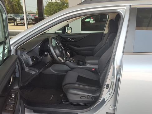 Used 2025 Subaru Outback Premium AWD/4WD image 11
