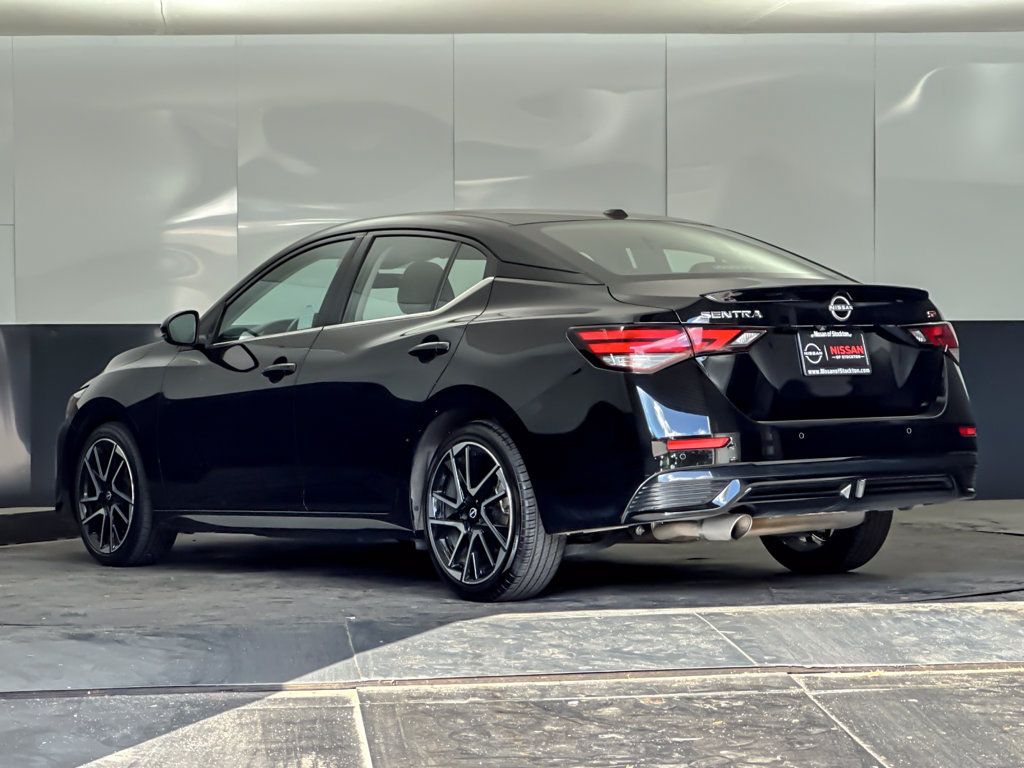 Used 2025 Nissan Sentra SR FWD image 5