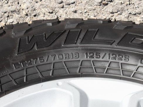 Used 2017 Toyota Tundra SR5 w/ SR5 Upgrade Package image 41