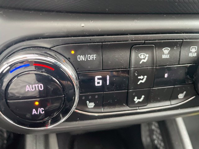 Used 2022 Chevrolet TrailBlazer RS w/ Sun and Liftgate Package AWD/4WD image 14