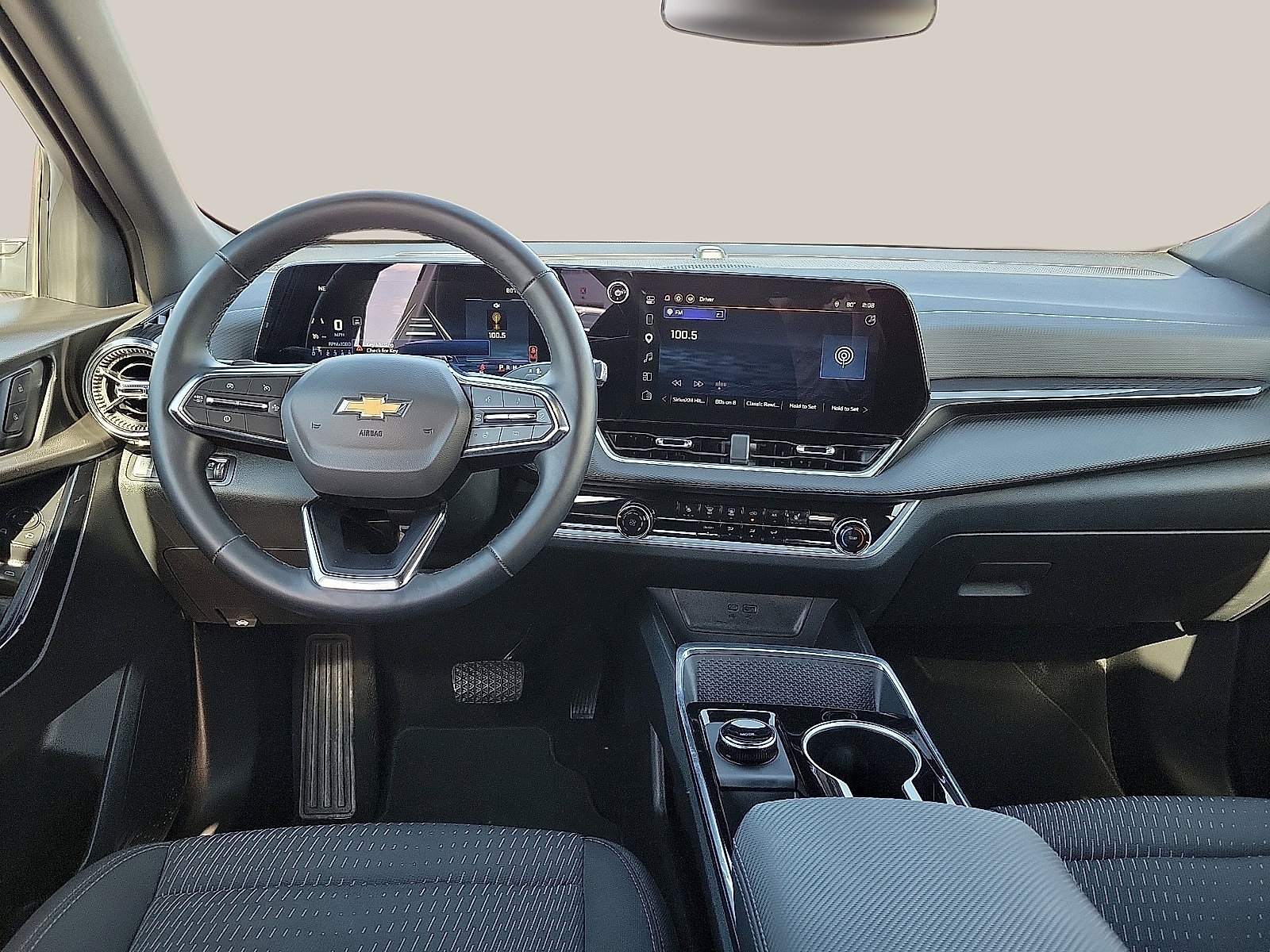 Used 2026 Chevrolet Equinox LT AWD/4WD image 10