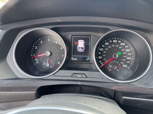 Used 2020 Volkswagen Tiguan SE AWD/4WD image 8