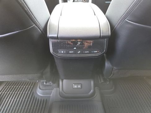 Used 2026 Toyota Highlander XLE AWD/4WD image 24