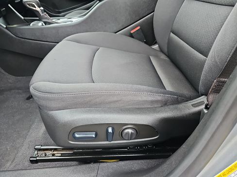Used 2023 Chevrolet Malibu RS FWD image 31