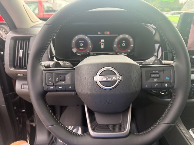 Certified 2026 Nissan Pathfinder Platinum AWD/4WD image 17