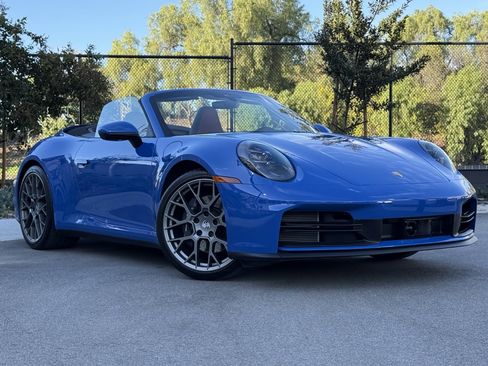 Certified 2025 Porsche 911 Carrera image 9