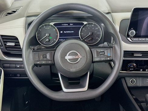 Used 2023 Nissan Rogue SV image 18